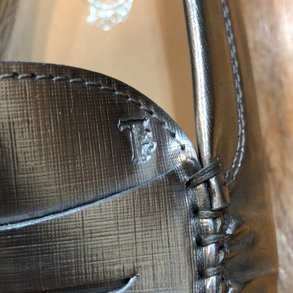 Tods silver loafer - Picture 3 of 10